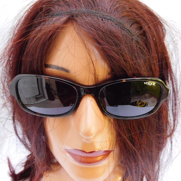 VOGUE SMALL FRAME SUNGLASSES - Picture 2 of 8